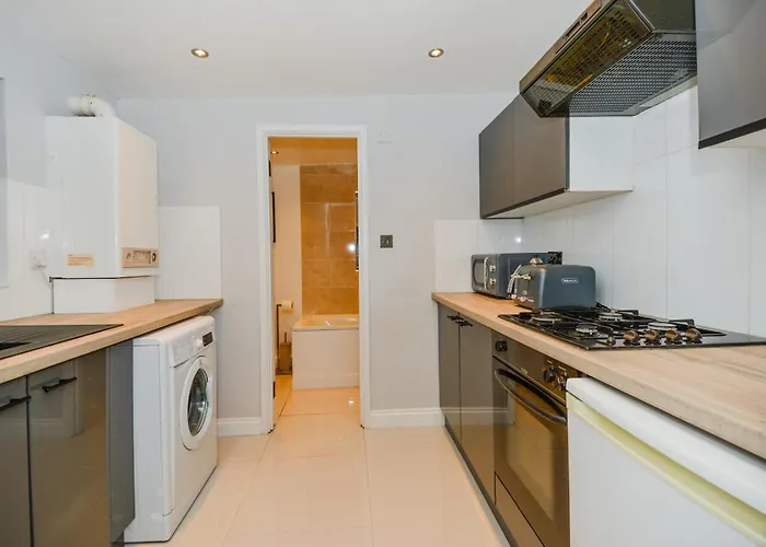 Cosy 1 Bedroom Home For Small Families
